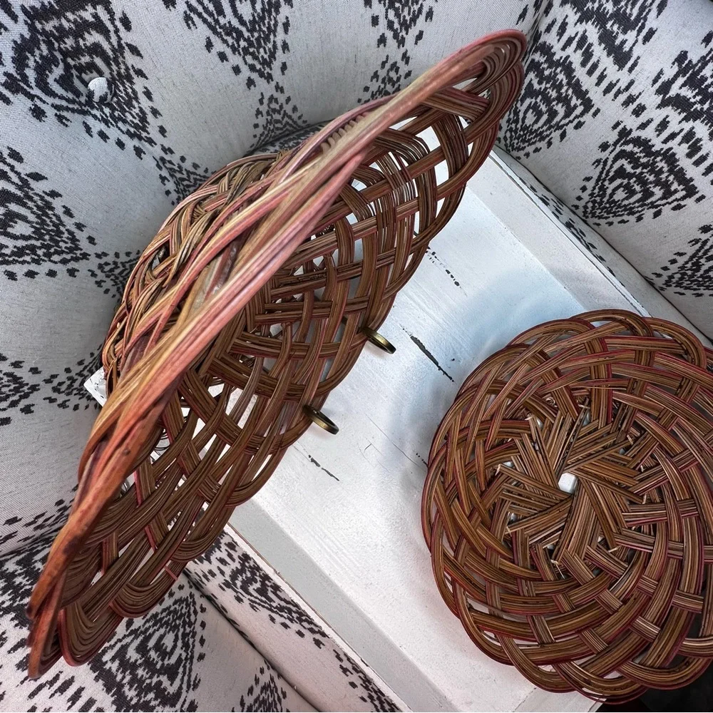 Pair of Vintage Wicker Baskets - Picture 15 of 16
